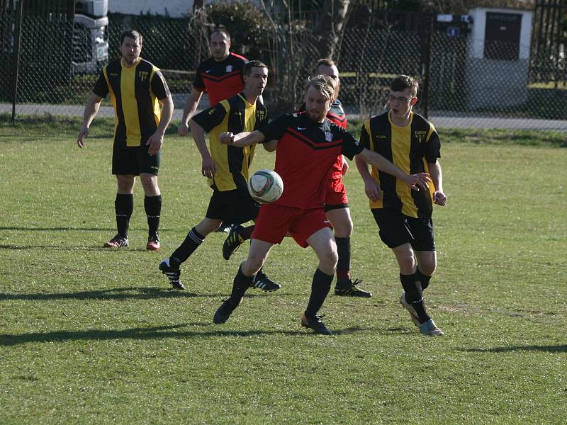 Zápas III. třídy skupiny A  Dolní Hbity - Stará Huť 1:2 po penaltovém rozstřelu.