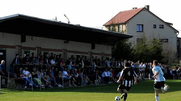 Fotoprůřez současností a nedávnou minulostí SK Tochovice.