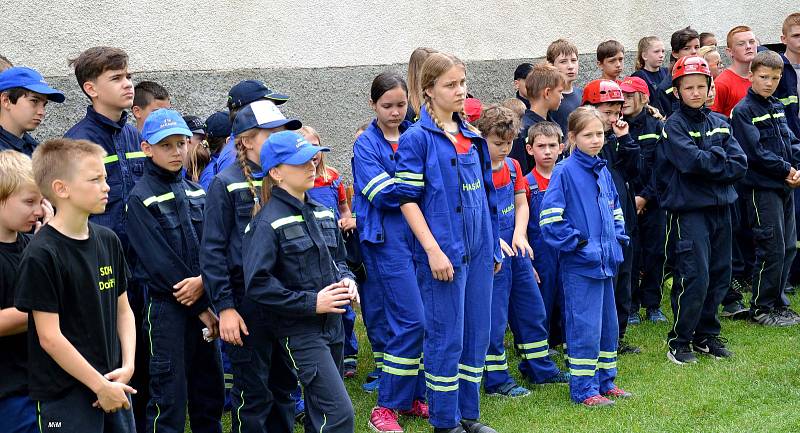 O tři putovní trofeje se zápolilo ve třech kategoriích: družstva dětí, žen a mužů. Kromě zástupců 7. okrsku z Jinec, Čenkova, Ohrazenice a Křešína přijeli i hosté z Kardavce, Hluboše, Hostomic, Jánské a Dobříše.