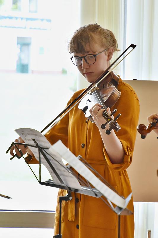 Koncert na hlavní recepci v Oblastní nemocnici v Příbrami v rámci Hudebního festivalu Antonína Dvořáka.