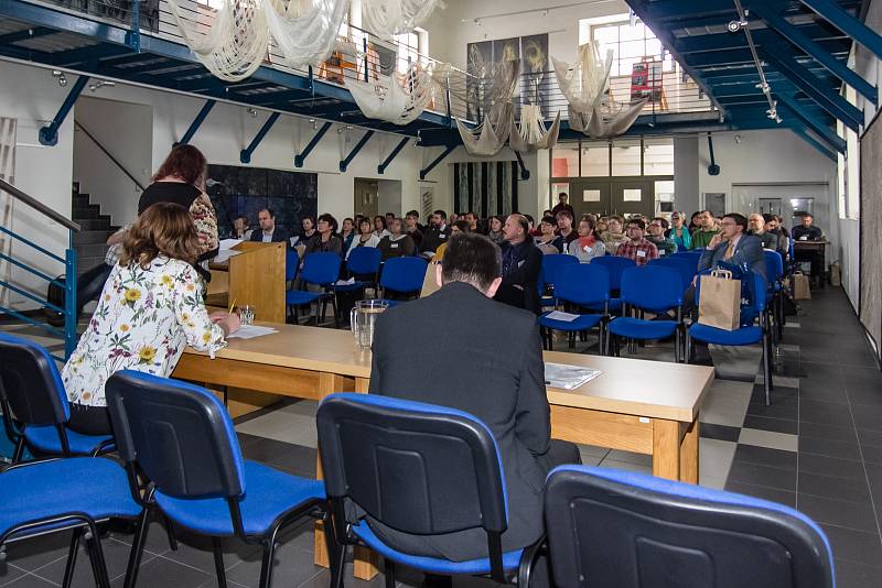 Konferenci pořádal Státní oblastní archiv v Praze ve spolupráci s Městem Rožmitál pod Třemšínem - Podbrdským muzeem, Muzeem středních Brd a Katedrou pomocných věd historických a archivního studia Filozofické fakulty Univerzity Karlovy.