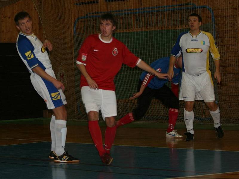 Divize futsalu: FC 83 Příbram - PK Třebusice (13:6).