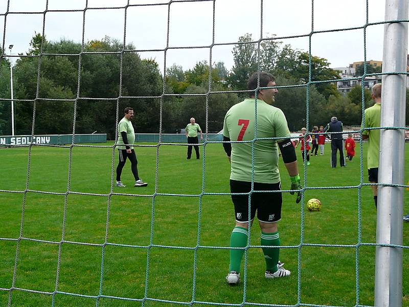 Fotbalem se loučili s létem v Sedlčanech spisovatelé a čtenáři.