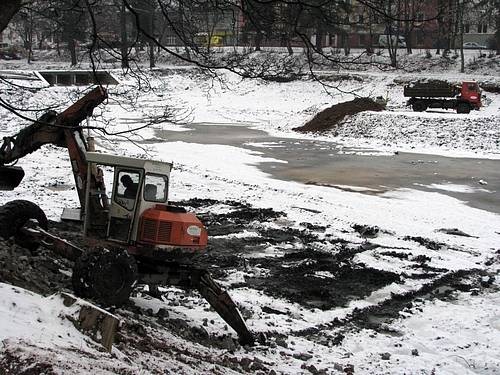 V současnosti je stavba pěší zóny kolem rybníku Hořejší Obora v první etapě, kdy bagry rybník odbahňují a rekultivují