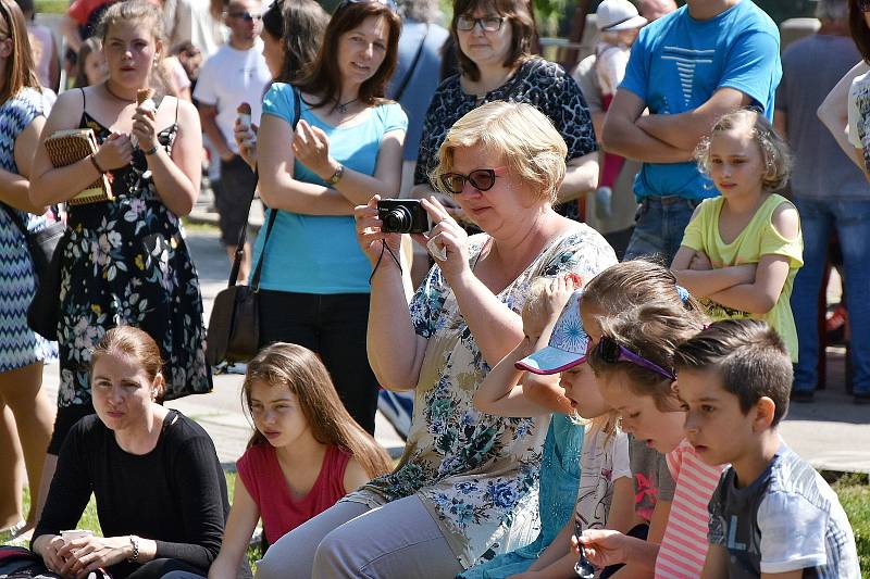 V sobotu 26. května se uskutečnila oblíbená akce Korzo Obora na břehu rybníka, kterou již několik let pořádá Spolek ve čtvrtek.