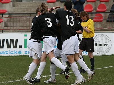 Krajský přebor: Sp. Příbram (černí) - Č.l. Union Beroun (2:1).