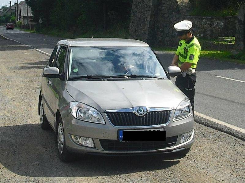 S plánovaným odjezdem lidí na dovolené a prázdniny bude i více policistů na silnicích Příbramska.