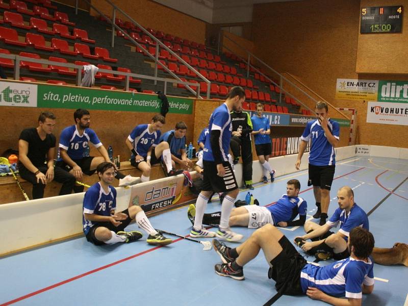 Vyhlášení Floorball Games 2014 - 1. místo: Žraloci Příbram.