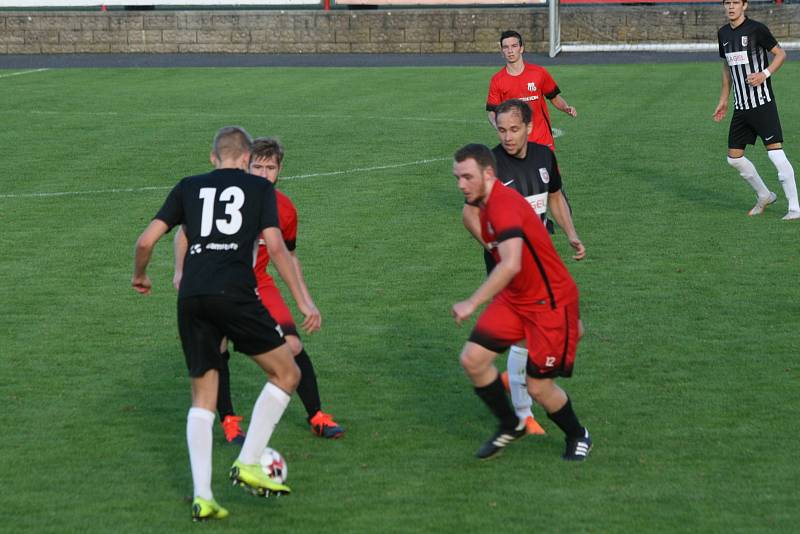 Ze zápasu divize B MFK Dobříš - Brandýs nad Labem 4:2.