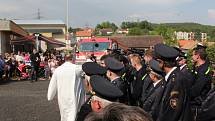Dobrovolní hasiči z Dolních Hbit si převzali v sobotu 12. května novou cisternu.