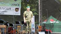 Již 9. ročníku tradičních Jineckých slavností se účastnila také Armáda ČR. Na akci byla výstava vojenské techniky a střílelo se i z malého děla.