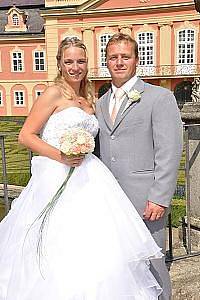 Svatební obřad Petry Dostálové a Pavla Máchy se konal v sobotu 15. srpna v konírně dobříšského zámku.