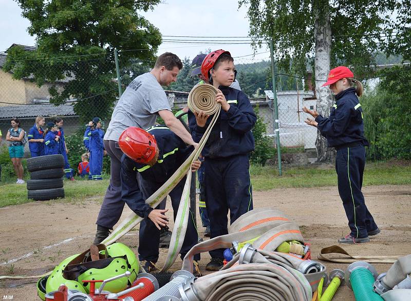 O tři putovní trofeje se zápolilo ve třech kategoriích: družstva dětí, žen a mužů. Kromě zástupců 7. okrsku z Jinec, Čenkova, Ohrazenice a Křešína přijeli i hosté z Kardavce, Hluboše, Hostomic, Jánské a Dobříše.