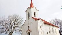 Kostelík - kaple sv. Máří Magdalény z roku 1861.