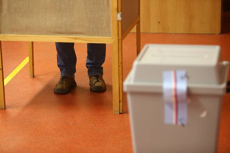 Z voleb 2020, volební okrsek číslo 1 a 2 v Příbrami.
