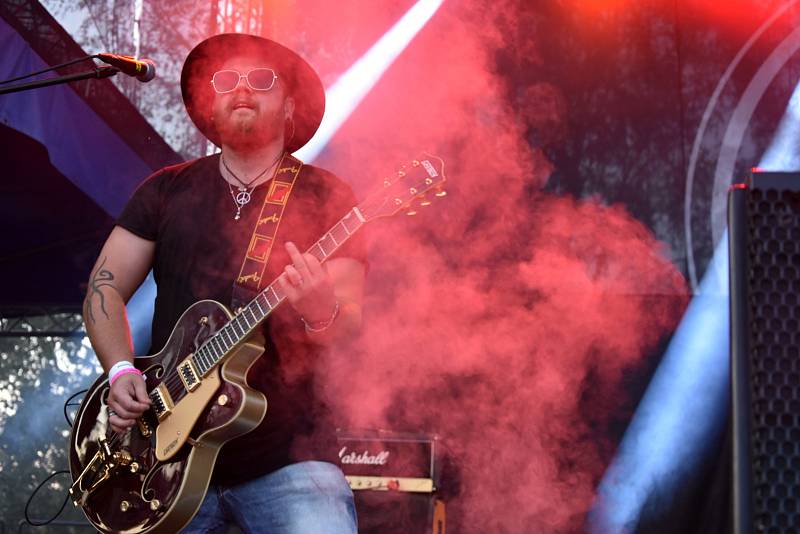 Letní festival v příjemném prostředí, přímo na pláži, byl v tropickém počasí volbou několika tisíců návštěvníků. Foto: Ondřej Navrátil