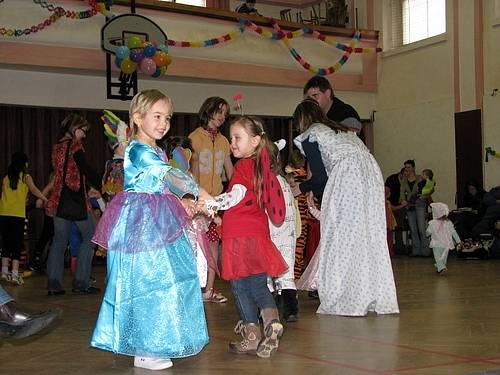 Masopustu v Dobříši se zúčastnilo obrovské množství všemožných masek