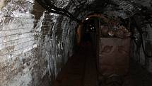 Prohlídka dolu Skalka v Mníšku pod Brdy zavede účastníky až do nitra kopce a seznámí ho s historií těžby.