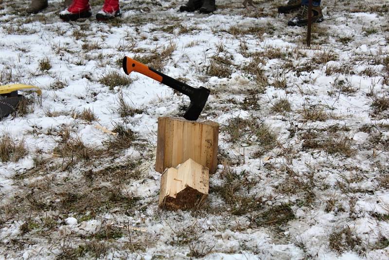 Necelé tři desítky posádek se v sobotu odpoledne postavily na start 38. ročníku populárního Zlatého nugetu Bečánova. Nejrychlejší posádka zvládla zhruba sedmikilometrovou trasu za necelou hodinu.