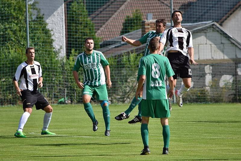 Fotografický průřez nedávnou historií fotbalu v Podlesí.