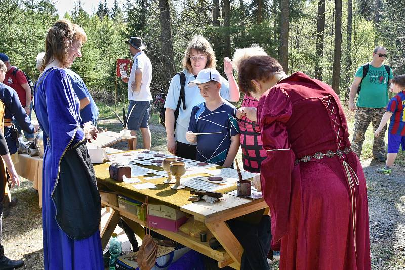 Pochod je symbolickým bojem proti průzkumu a těžbě zlata, který trvá nejenom na Hvožďansku roky.