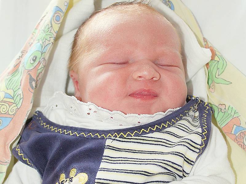 Ve středu 15. července maminka Gabriela spolu s tatínkem Lukášem z Žežic přivítala na světě prvorozeného synka Sebastiana Karase, který v ten den vážil 4,37 kilogramu.