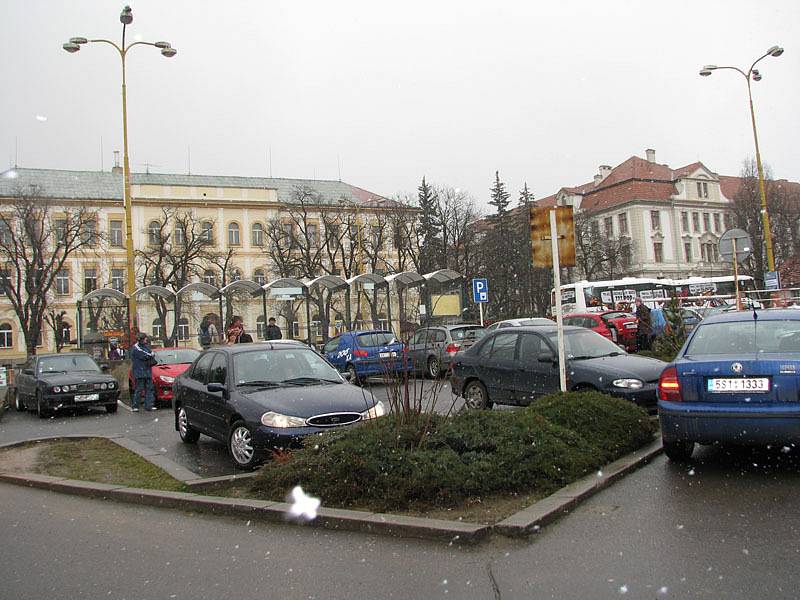 Na Příbramské silnice znovu padaly sněhové vločky