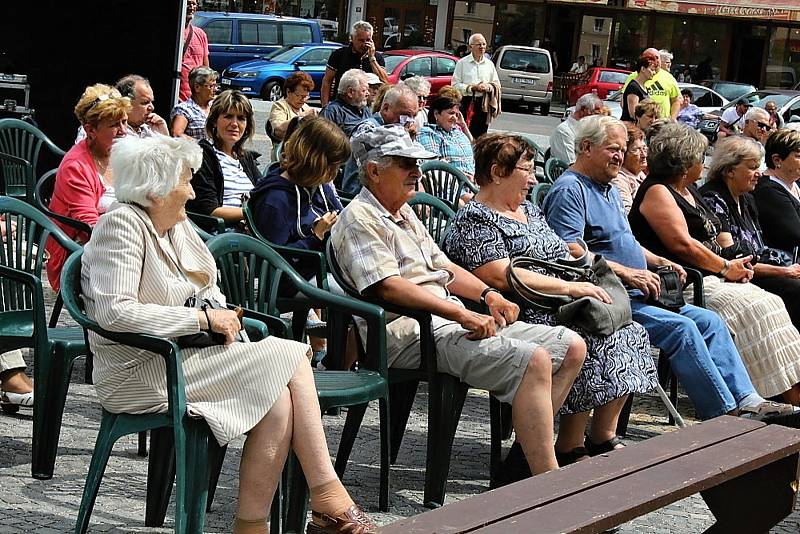 Rožmitálská Venkovanka na náměstí 17. listopadu byla součástí Příbramského kulturního léta.