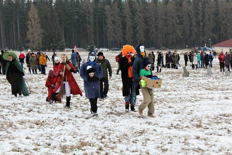 Necelé tři desítky posádek se v sobotu odpoledne postavily na start 38. ročníku populárního Zlatého nugetu Bečánova. Nejrychlejší posádka zvládla zhruba sedmikilometrovou trasu za necelou hodinu.