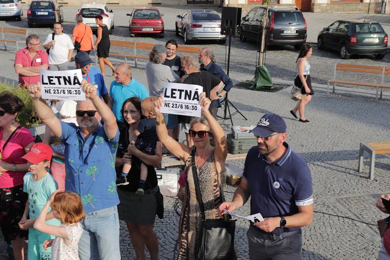 V Příbrami se už potřetí demonstrovalo proti výměně na pozici ministra spravedlnosti i proti premiérovi Andreji Babišovi. Tentokrát demonstranty podpořil i herec Pavel Nový.