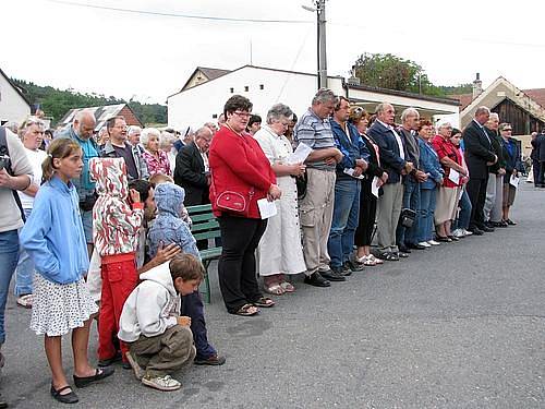 Oslava 650. výročí první písemné zmínky o obci Chotilsko se spojila také s otevřením dětského Oranžového hřiště