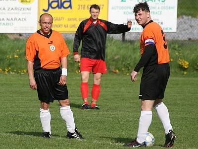 Semifinále okresního poháru: Tochovice (oranž.) - Spartak Příbram B.