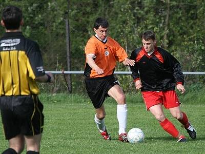 Semifinále okresního poháru: Tochovice (oranž.) - Spartak Příbram B.