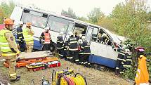 V Dlouhé Lhotě se konalo taktické cvičení záchranářů při vážné nehodě autobusu. Mělo za úkol prověřit připravenost všech složek integrovaného záchranného systému. 