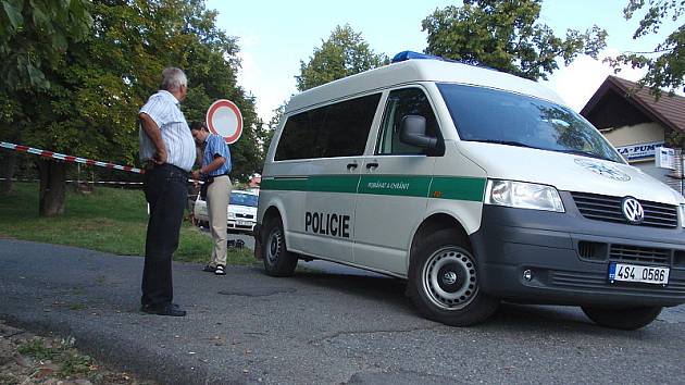 Místo incidentu v Mníšku pod Brdy, kde útočník pobodal dva lidi