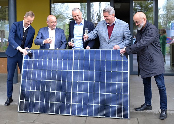 Město Dobříš investovalo do nové fotovoltaické elektrárny.