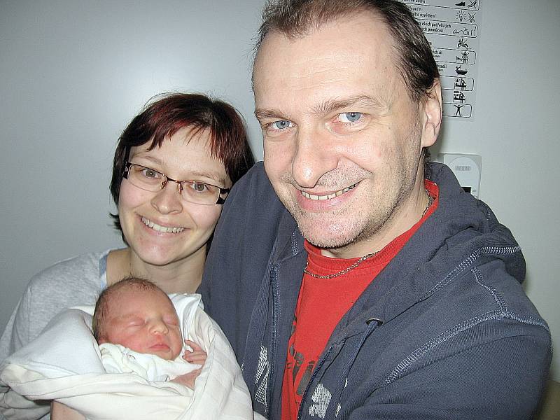 Od středy 11. března mají maminka Lenka a tatínek Pavel z Příbrami radost z dcerky Nikolky Hoškové, vážila 2,25 kg a měřila 46 cm. Oporu bude mít v bratrovi Pavlovi.