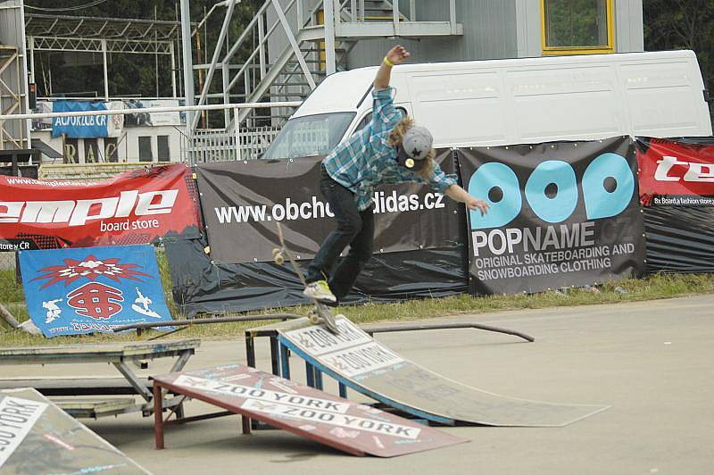 Skateová exhibice na Pohoda festu v Sedlčanské kotlině.