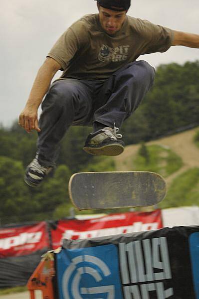 Skateová exhibice na Pohoda festu v Sedlčanské kotlině.