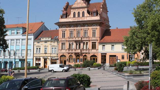 Sedlčany - radnice a náměstí TGM.