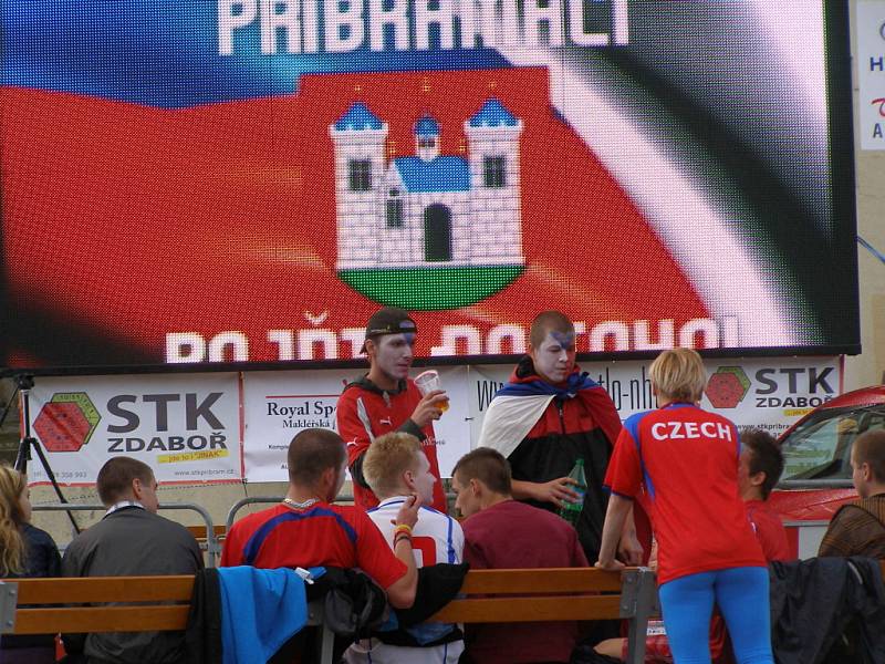 Sledování EURO 2012 na příbramském náměstí.