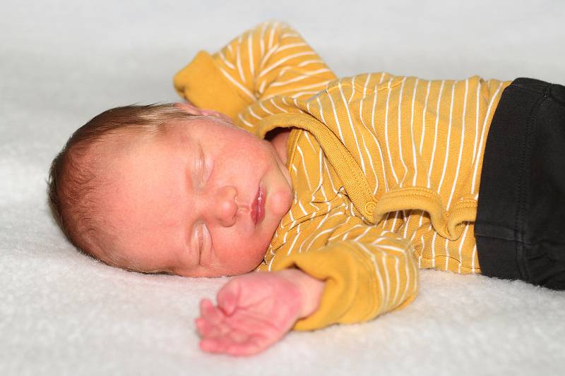 Izabella Halmo se narodila 10. listopadu 2022 v Příbrami. Vážila 2930 g a měřila 48 cm. Doma v Příbrami ji přivítali maminka Jana, tatínek Martin a sedmiletý Martínek.
