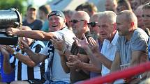 Stadion V Lipkách v Dobříši zažil ve středu v podvečer fotbalový svátek. K utkání 2. kola českého poháru MOL Cup sem přijel prvoligový tým Slovan Liberec.