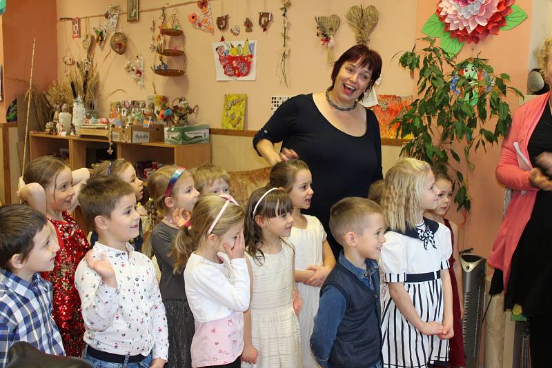 Potěšit svým vystoupením přišly v adventním čase děti z MŠ Kličkova vila klienty denního stacionáře Farní charity Příbram.