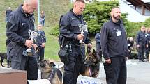 Od úterý do čtvrtka předváděli policejní psovodi svůj um, ve čtvrtek odpoledne následovalo slavnostní vyhlášení výsledků za přítomnosti ministra vnitra Jana Hamáčka.