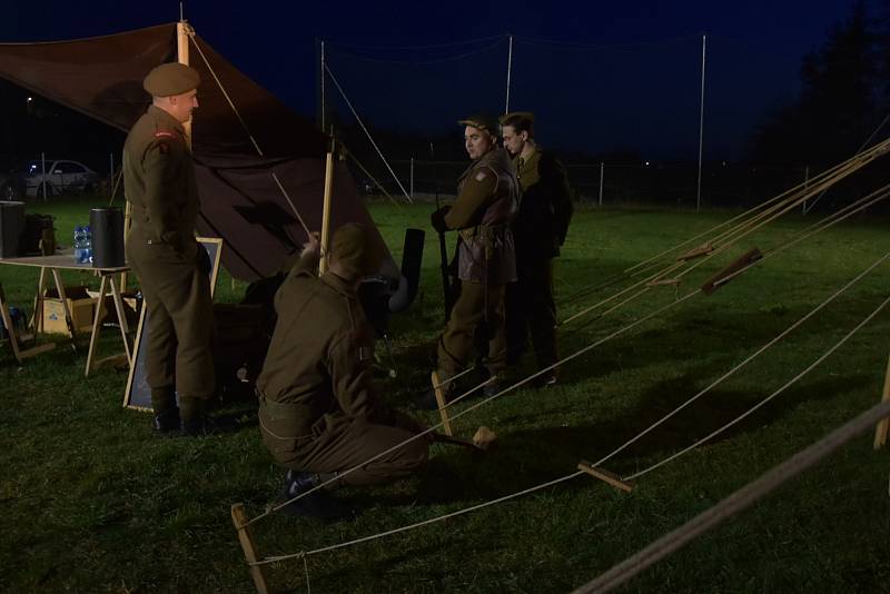 Noční pochod po stopách výsadku partyzánů z výsadku CHALK přilákal policisty, vojáky, hasiče a další účastníky z celé České republiky.