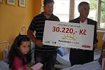 Dětské oddělení příbramské nemocnice dostalo přes třicet tisíc korun.