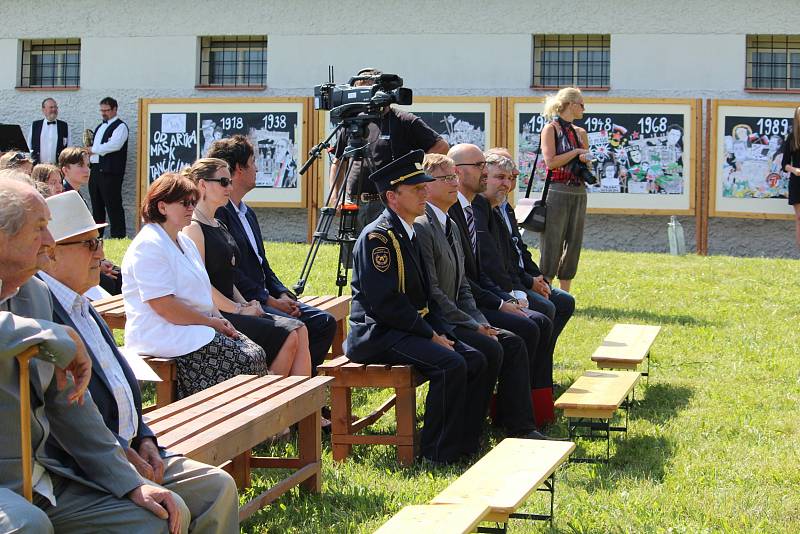 V bývalém lágru pro politické vězně žáci základních a středních škol z Příbramska představili své projekty na téma totality.