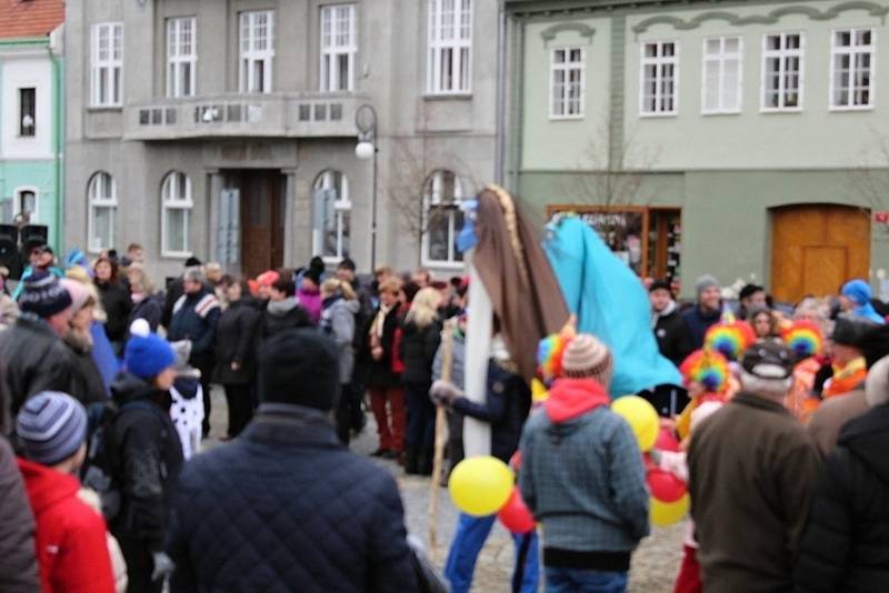 Sobotní masopustní průvod zahájil v Březnici čtyřicetidenní půst.