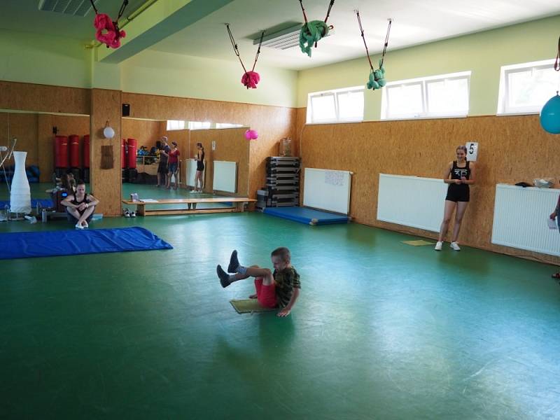 Na hřišti SK Spartak Příbram se konala akce Pomáhejme sportem.